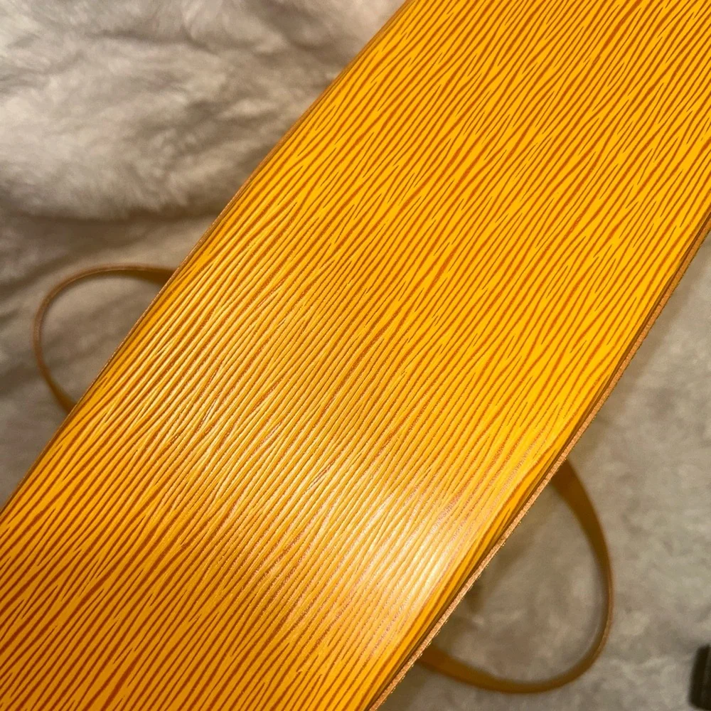 Louis Vuitton Yellow Epi Lussac Tote - Picture 9 of 16